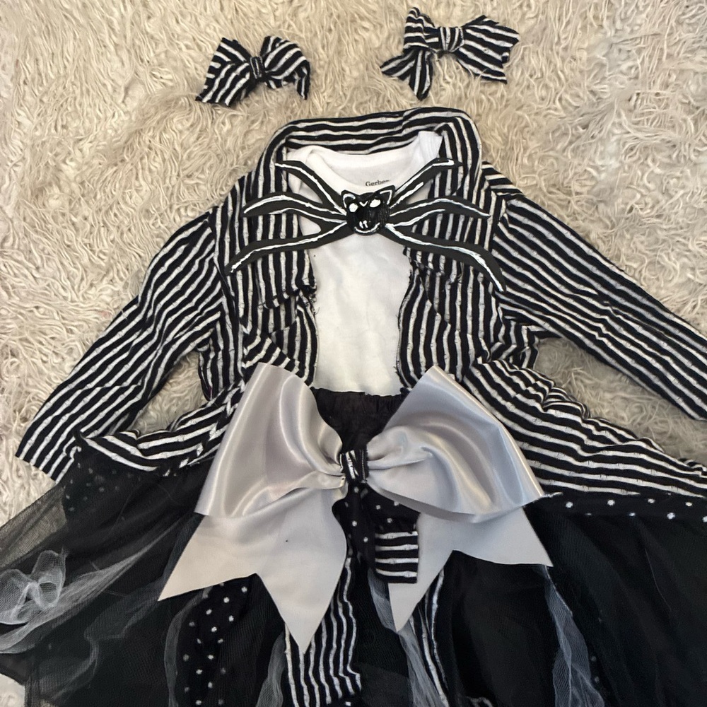 Charming Black and White Striped Kids Costume with Bows